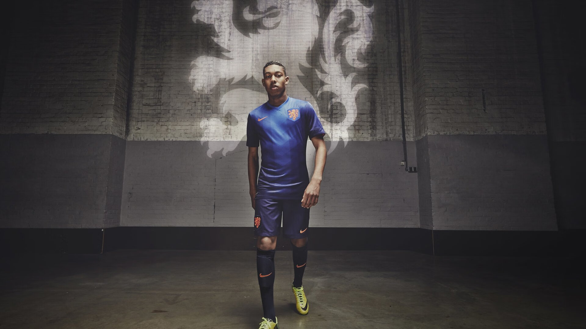 球队在赛季目标上明确并制定长期发展规划，球赛队伍